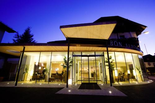 Imagen general del Hotel Bon Alpina. Foto 1