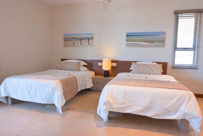 Imagen de la habitación del Hotel Bon Azur Beachfront Suites and Penthouses By Lov. Foto 10