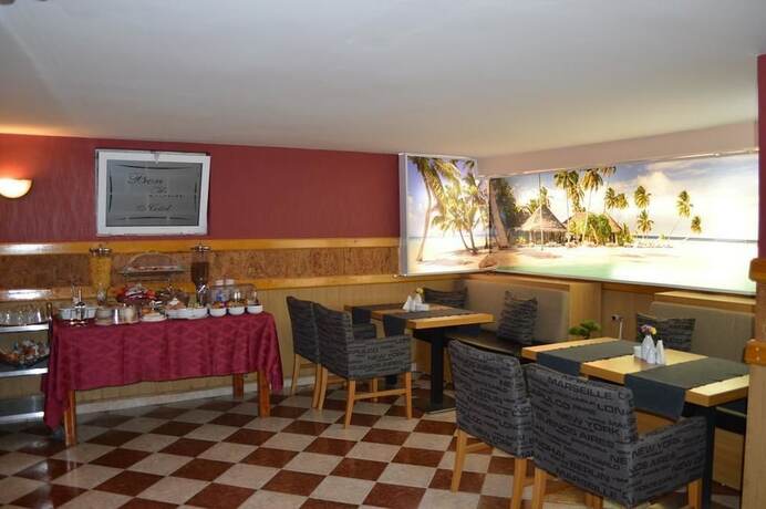 Imagen general del Hotel Bon Bon. Foto 8