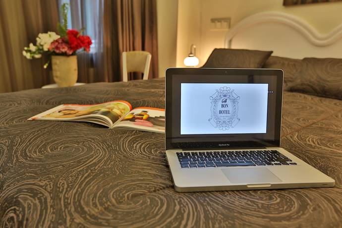 Imagen de la habitación del Hotel Bon Hagia Sophia. Foto 13