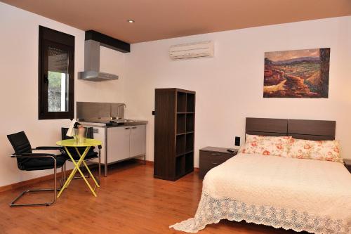 Imagen de la habitación del Hotel Bon Lloc, Ulldecona. Foto 5