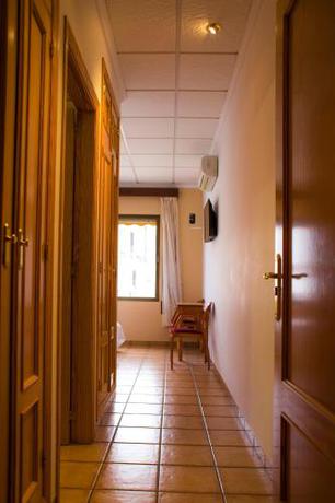 Imagen de la habitación del Hotel Bon Lloc, Ulldecona. Foto 6