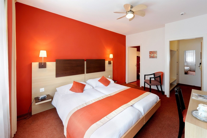 Imagen de la habitación del Hotel Bon Port. Foto 2