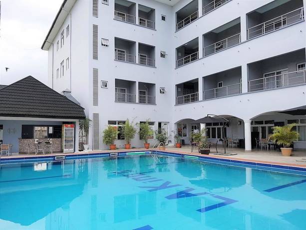 Imagen de la piscina del Hotel Bon Port Harcourt At LA Kings. Foto 20