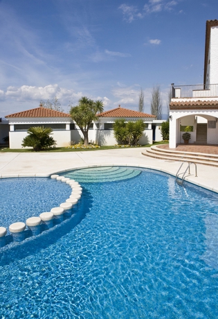 Imagen de la piscina del Hotel Bon Retorn Restaurant. Foto 14