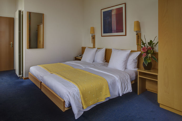 Imagen del bar/restaurante del Hotel Bon Rivage. Foto 3