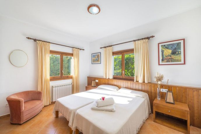 Imagen de la habitación del Hotel Bon Sol Naixent. Foto 4