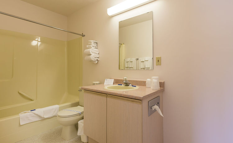 Imagen de la habitación del Hotel Bon Voyage Inn. Foto 9