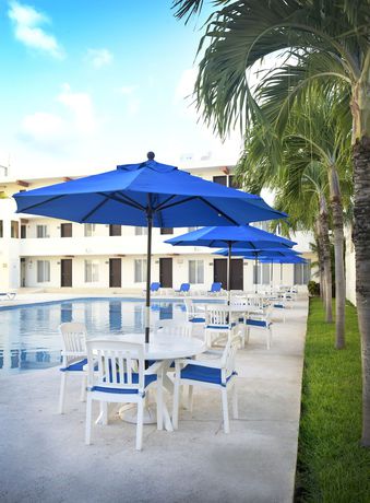 Imagen de la piscina del Hotel Bonampak. Foto 13