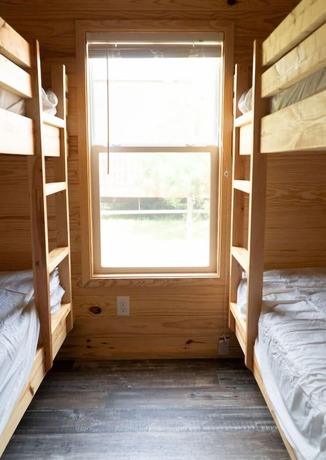 Imagen de la habitación del Hotel Bonanza Camping Resort. Foto 15