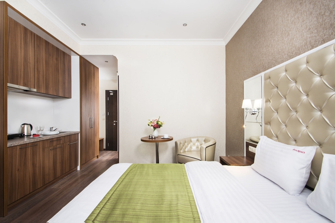 Imagen de la habitación del Hotel Bonapart. Foto 5