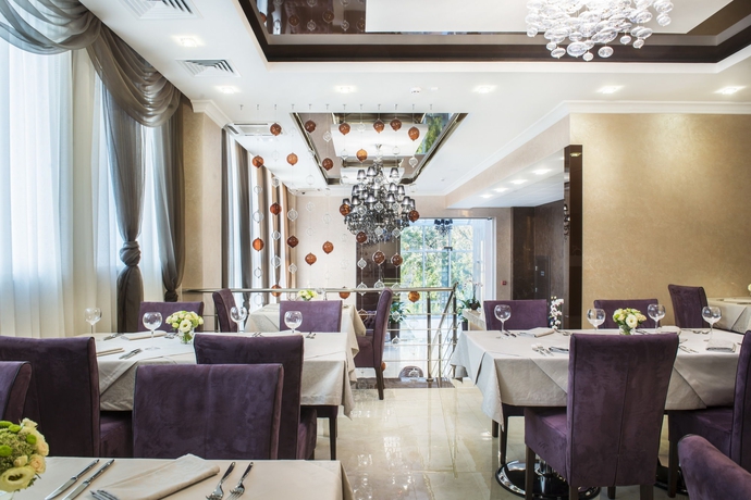 Imagen de los interiores del Hotel Bonapart. Foto 16