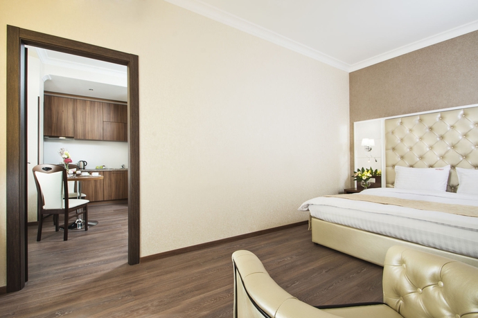 Imagen de la habitación del Hotel Bonapart. Foto 9