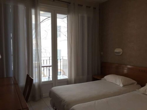 Imagen de la habitación del Hotel Bonaparte, Bastia. Foto 6