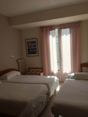 Imagen de la habitación del Hotel Bonaparte, Bastia. Foto 7