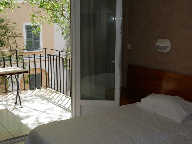 Imagen de la habitación del Hotel Bonaparte, Bastia. Foto 9