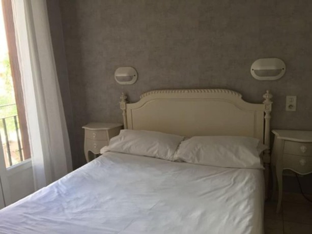 Imagen de la habitación del Hotel Bonaparte, Bastia. Foto 10