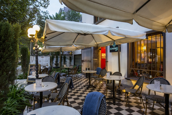 Imagen del bar/restaurante del Hotel Bonaparte Boutique. Foto 9