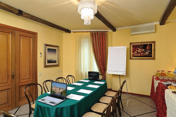 Imagen de los interiores del Hotel Bonconte. Foto 15