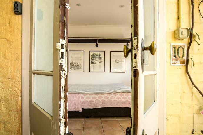 Imagen de la habitación del Hotel Bondi Beach House. Foto 26