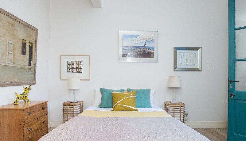 Imagen de la habitación del Hotel Bondi Beach House. Foto 34