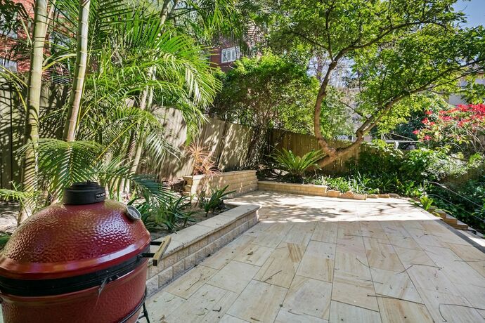 Imagen de los exteriores del Hotel Bondi Beach Peach. Foto 13