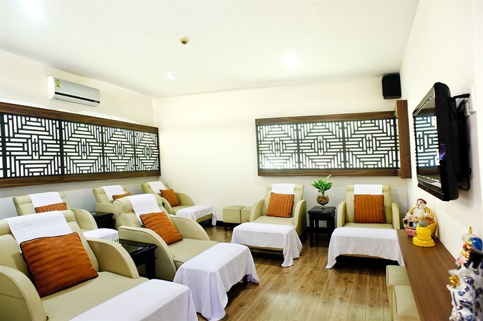 Imagen de la piscina del Hotel Bong Sen Sai Gon. Foto 16