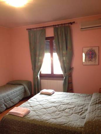 Imagen de la habitación del Hotel Boni Cerri. Foto 9