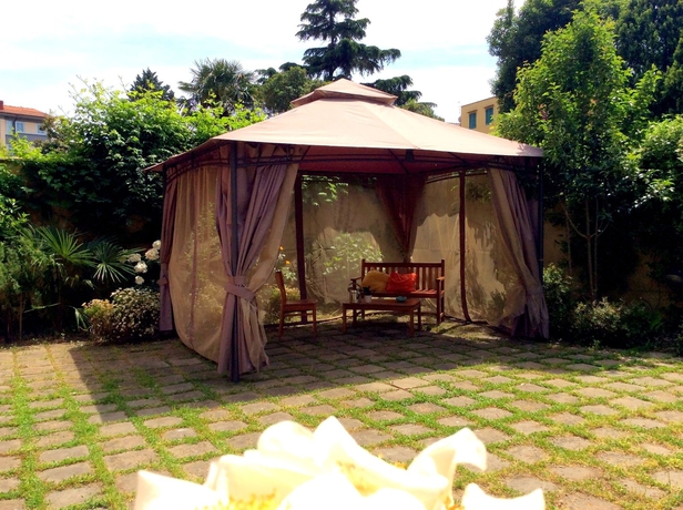 Imagen de los exteriores del Hotel Bonifacio. Foto 8