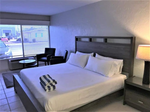 Imagen de la habitación del Hotel Bonita Beach Inn and Suites. Foto 13