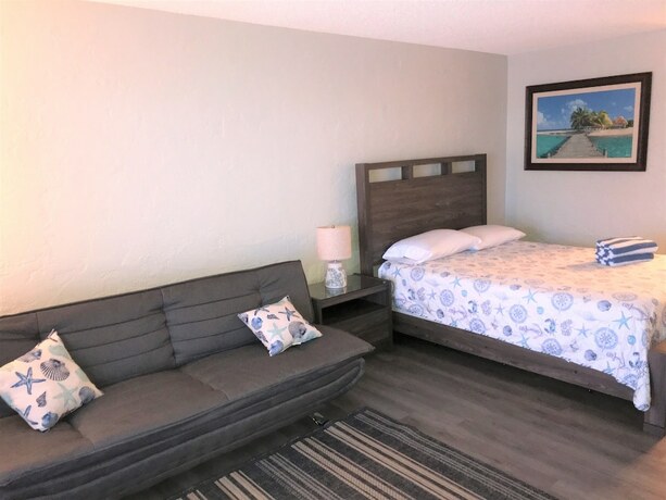 Imagen de la habitación del Hotel Bonita Beach Inn and Suites. Foto 15