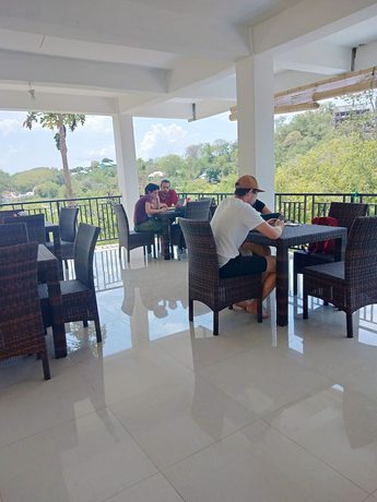 Imagen del bar/restaurante del Hotel Bonne Nuit, Labuan Bajo. Foto 4