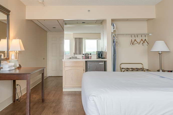 Imagen de la habitación del Hotel Bonnie Castle Resort & Marina. Foto 11