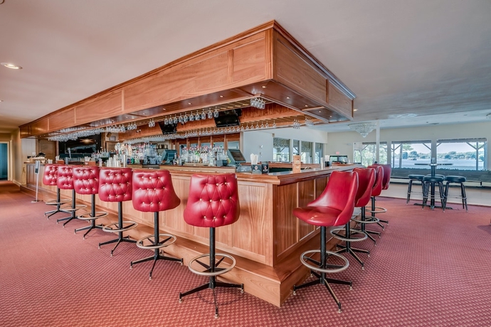 Imagen del bar/restaurante del Hotel Bonnie Castle Resort & Marina. Foto 2