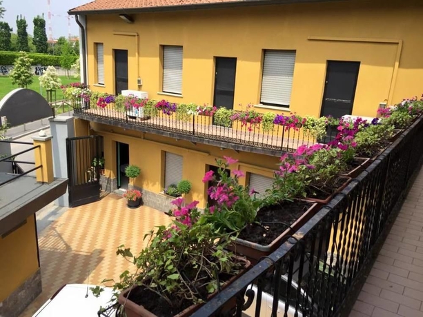 Imagen de los exteriores del Hotel Bonola. Foto 11