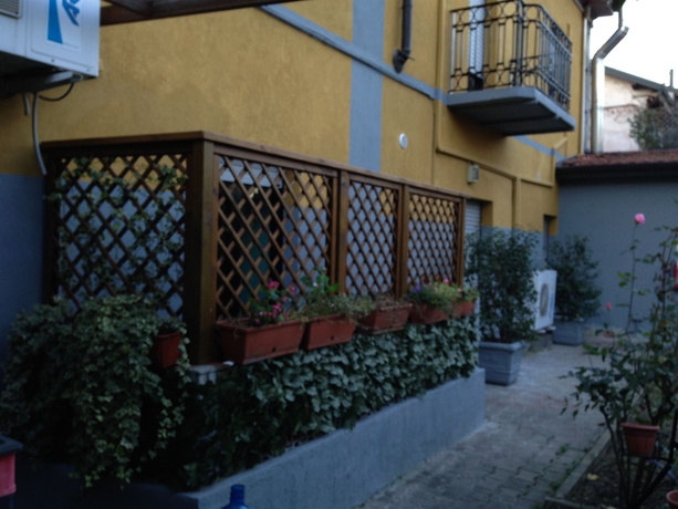 Imagen de los exteriores del Hotel Bonola. Foto 12