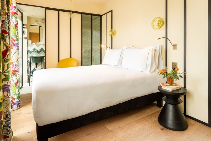 Imagen de la habitación del Hotel Bonsoir Madame. Foto 13