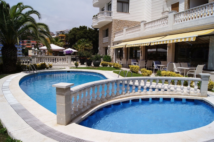 Imagen de la piscina del Hotel Bonsol Lloret. Foto 11