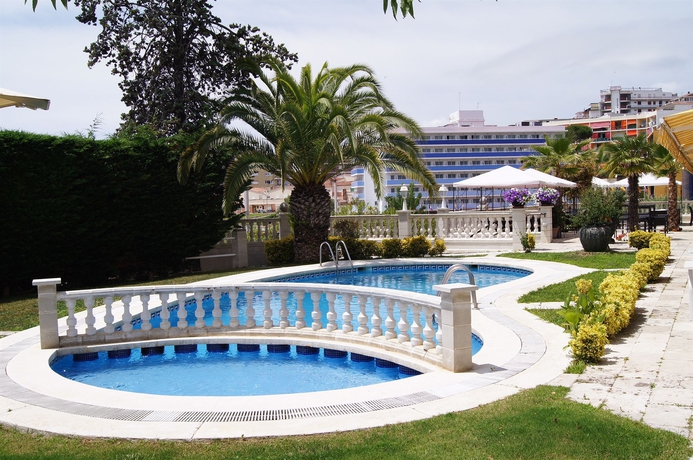Imagen de la piscina del Hotel Bonsol Lloret. Foto 12