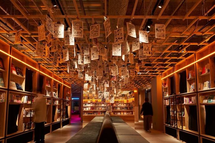 Imagen del bar/restaurante del Hotel Book And Bed Tokyo Shinjuku. Foto 4