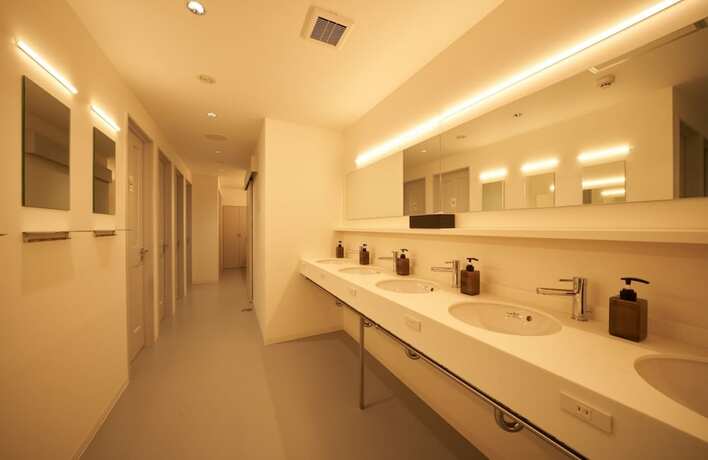 Imagen de la habitación del Hotel Book And Bed Tokyo Shinjuku. Foto 12