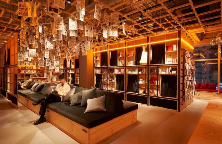 Imagen de los interiores del Hotel Book And Bed Tokyo Shinjuku. Foto 16