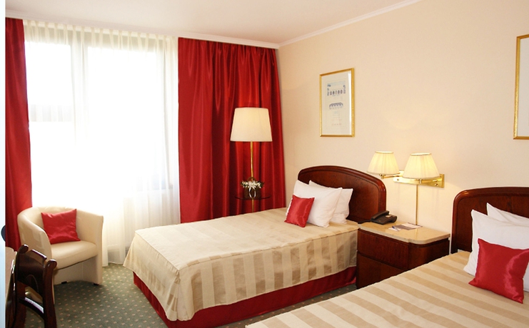 Imagen de la habitación del Hotel Booking Crown Piast and Spa. Foto 11