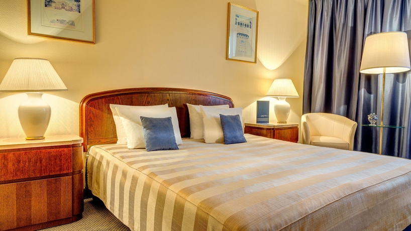 Imagen de la habitación del Hotel Booking and Spa. Foto 9