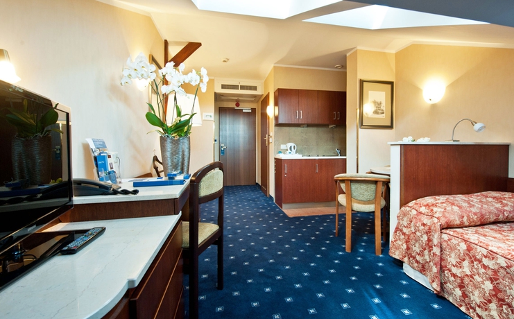 Imagen de la habitación del Hotel Booking and Spa. Foto 10