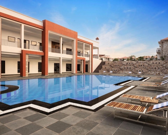 Imagen de la piscina del Hotel Bookmark Resort Jogi Mahal Ranthambore. Foto 16