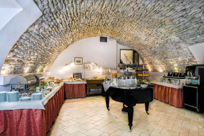 Imagen del bar/restaurante del Hotel Bookquet. Foto 5