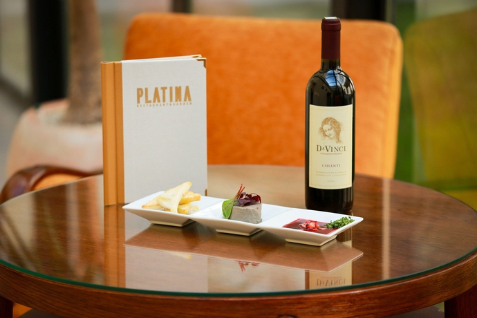 Imagen del bar/restaurante del Hotel Bookquet. Foto 6