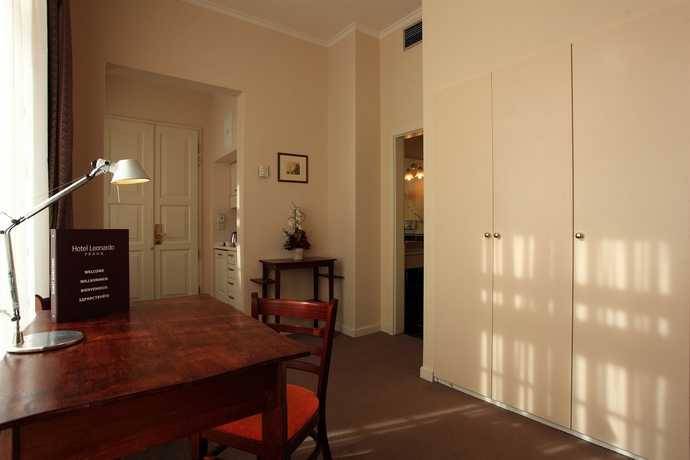 Imagen de la habitación del Hotel Bookquet. Foto 12