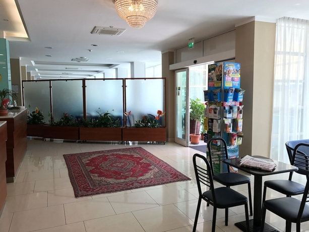 Imagen del bar/restaurante del Hotel Boom. Foto 2